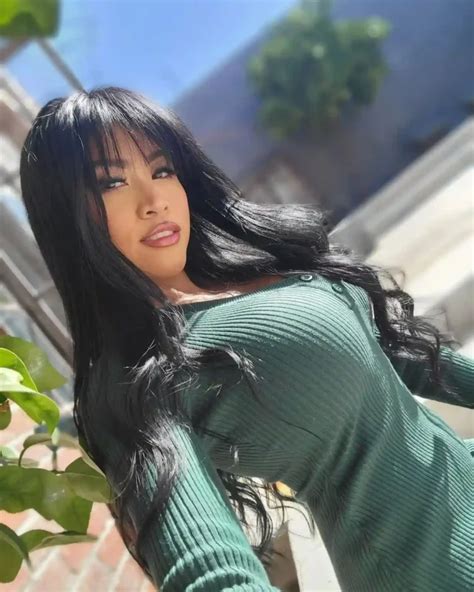 Ember Snow Wiki, Age, Bio, Boyfriend, Husband, Net Worth,。